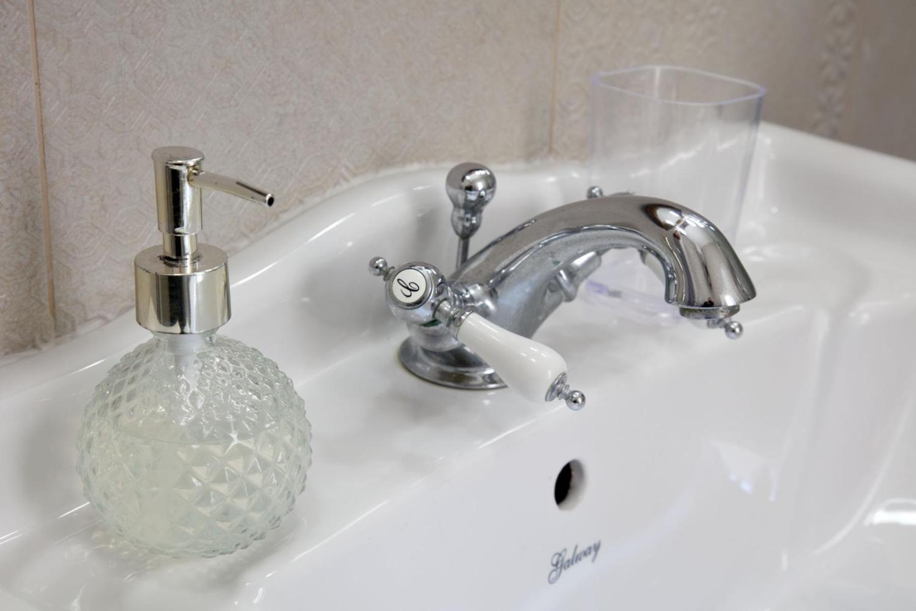לינה וארוחת בוקר סיינט פול ביי Casa Ricca מראה חיצוני תמונה